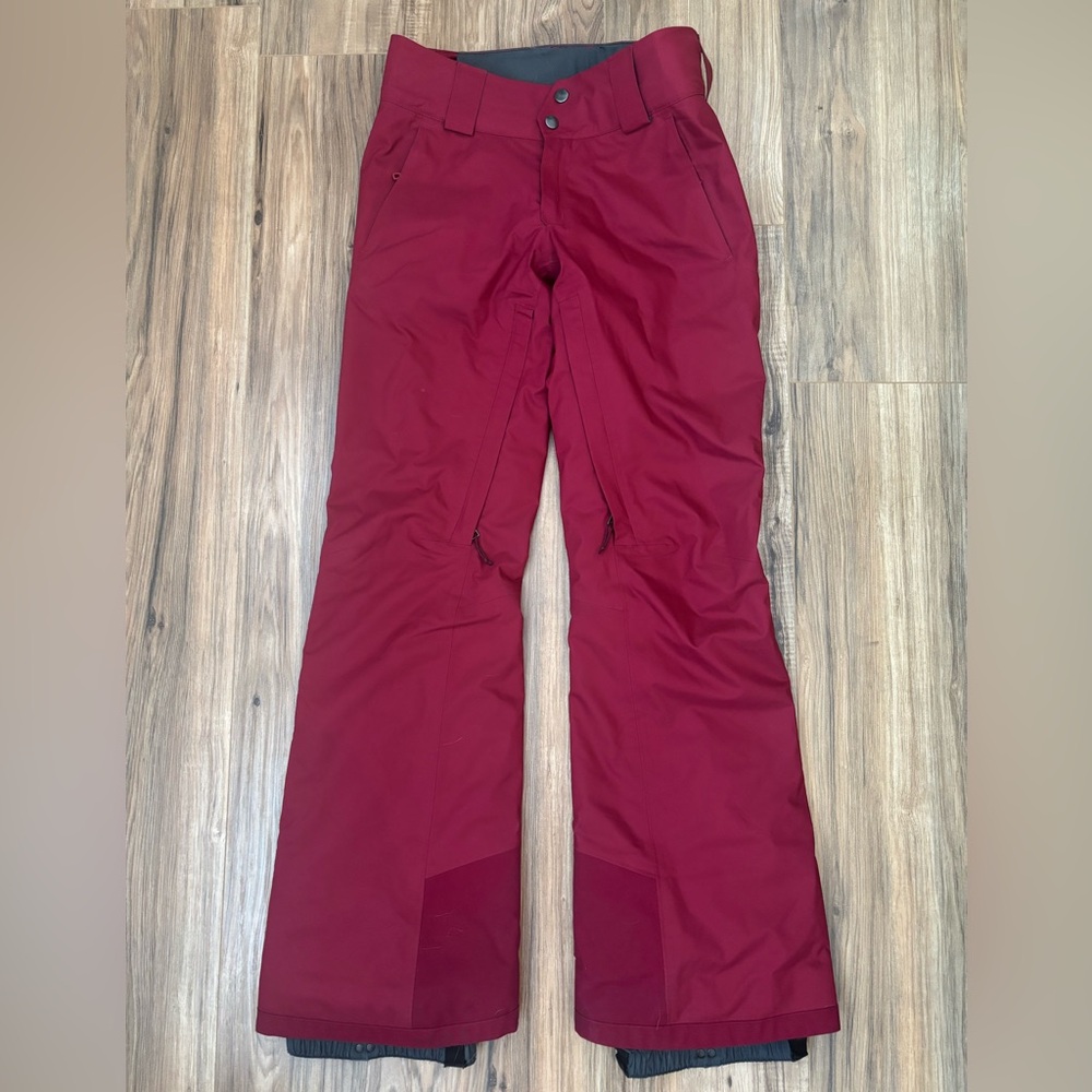 Patagonia Womens insulated snow pants